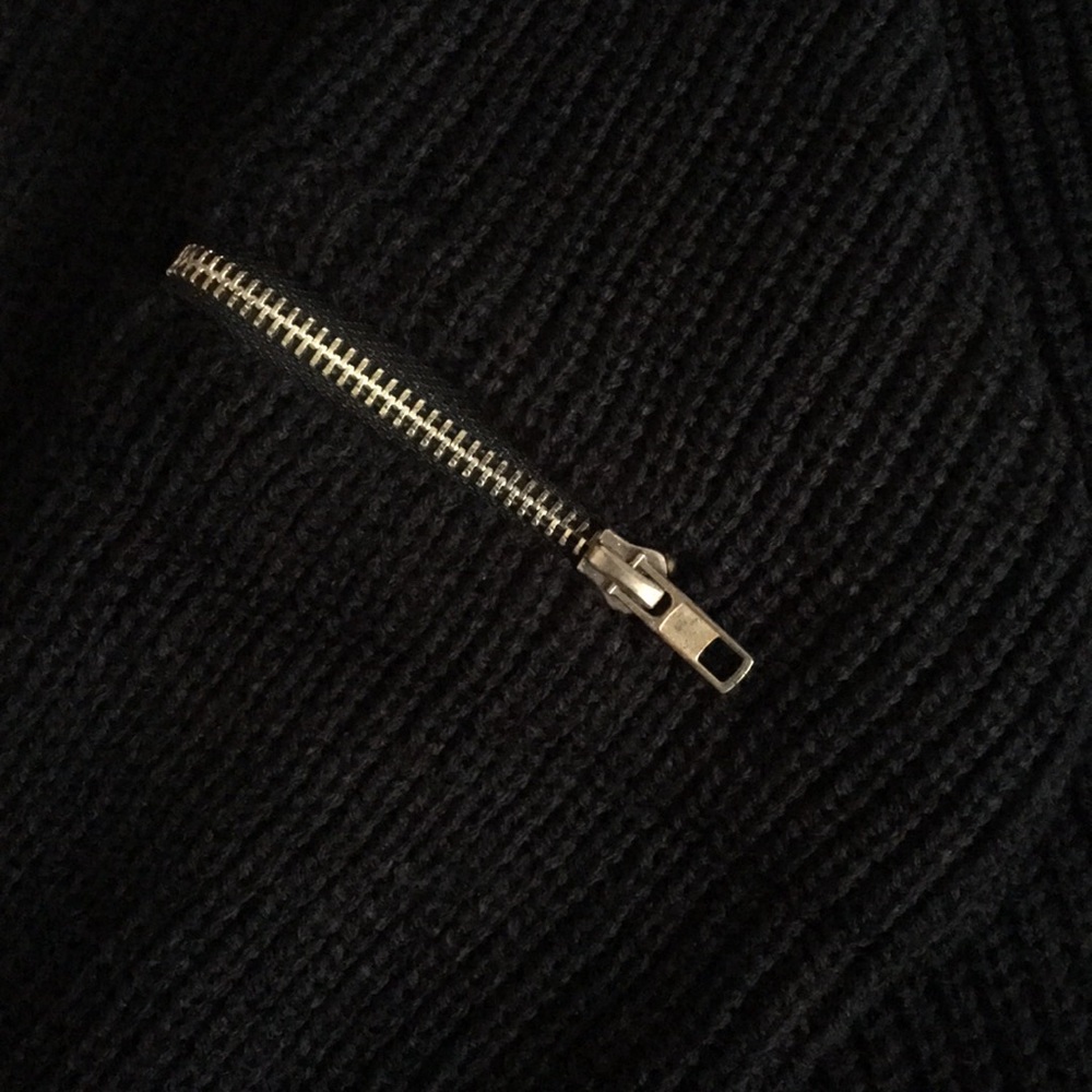 ✨NWT✨LAST✨Sweater With Elbow Zipper - Picture 8 of 8
